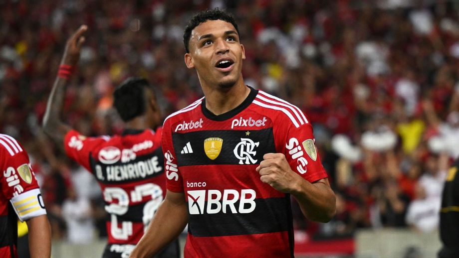 O FENÔMENO VICTOR HUGO: UM BRILHO INESPERADO NOS CAMPOS DO FLAMENGO NA TEMPORADA 2023